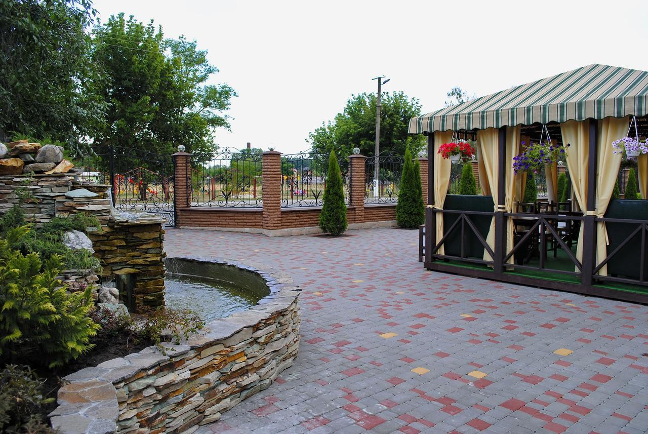 Hotel Restaurant Complex Roman'S Vishenki  Exterior photo
